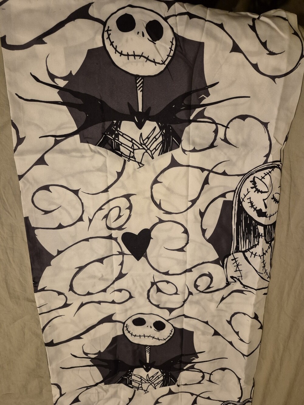 NEW Disney Black and White Nightmare Before Christmas Queen Flat Sheet - Picture 1 of 4